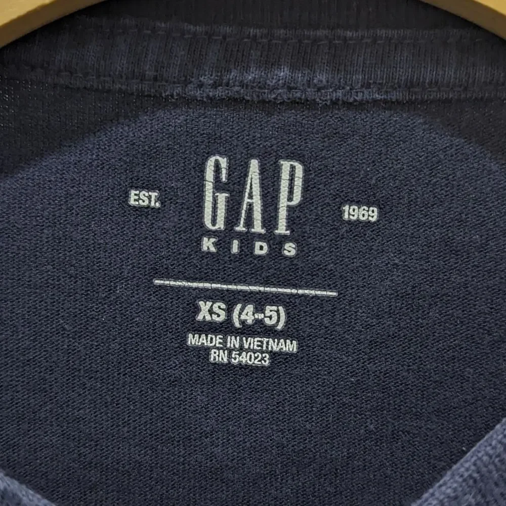 Gap kids navy blue football championship NFL long sleeve T-shirt boys size 4 5